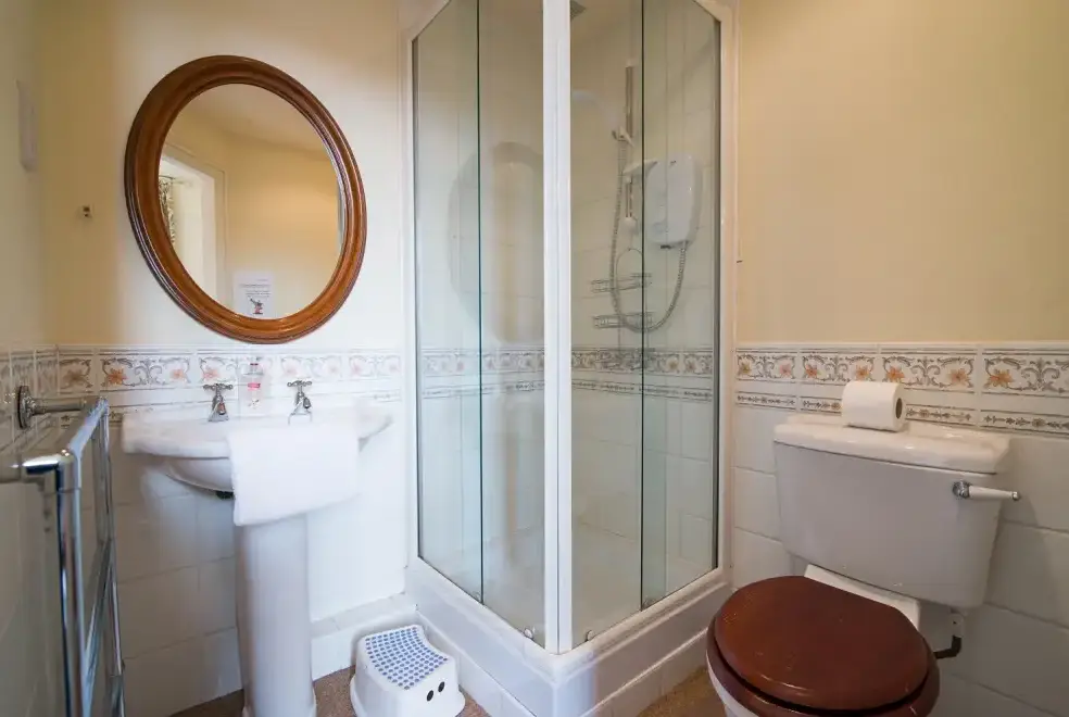 Shower room at Ravensprings