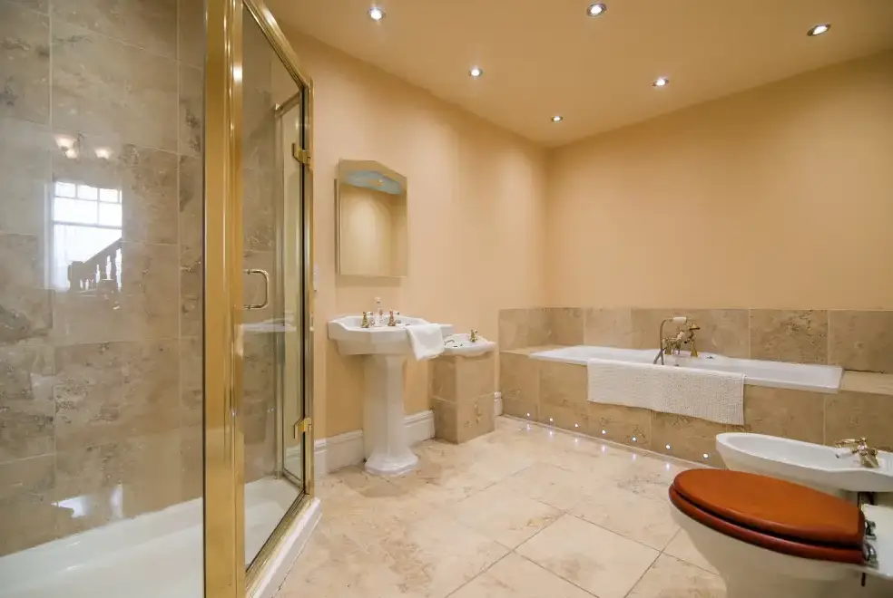 Ensuite bathroom at Ravensprings