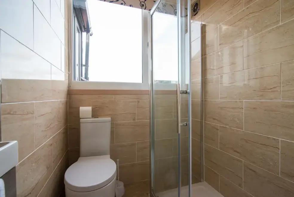 Shower room at Ravensprings