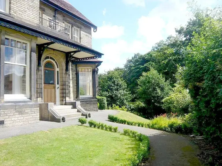 Ravensprings, from the outside