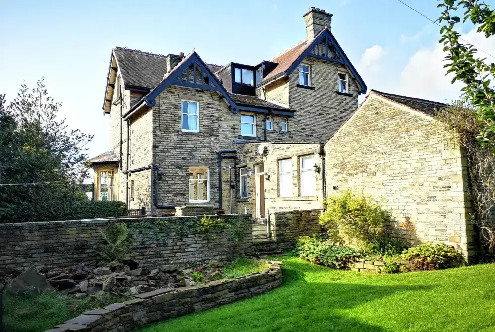 Ravensprings, from the outside