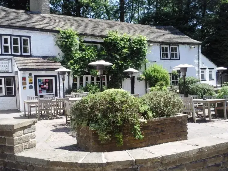 Patio area at Ravensprings