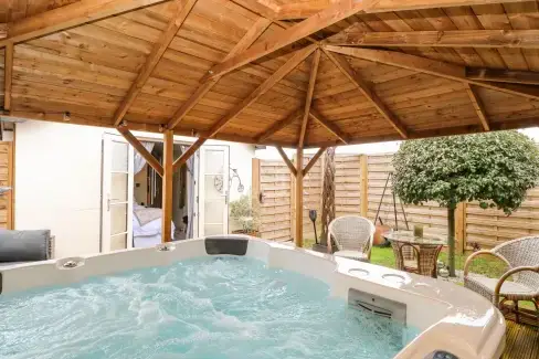 Private Hot Tub at Red Brick Retreat, Suffolk