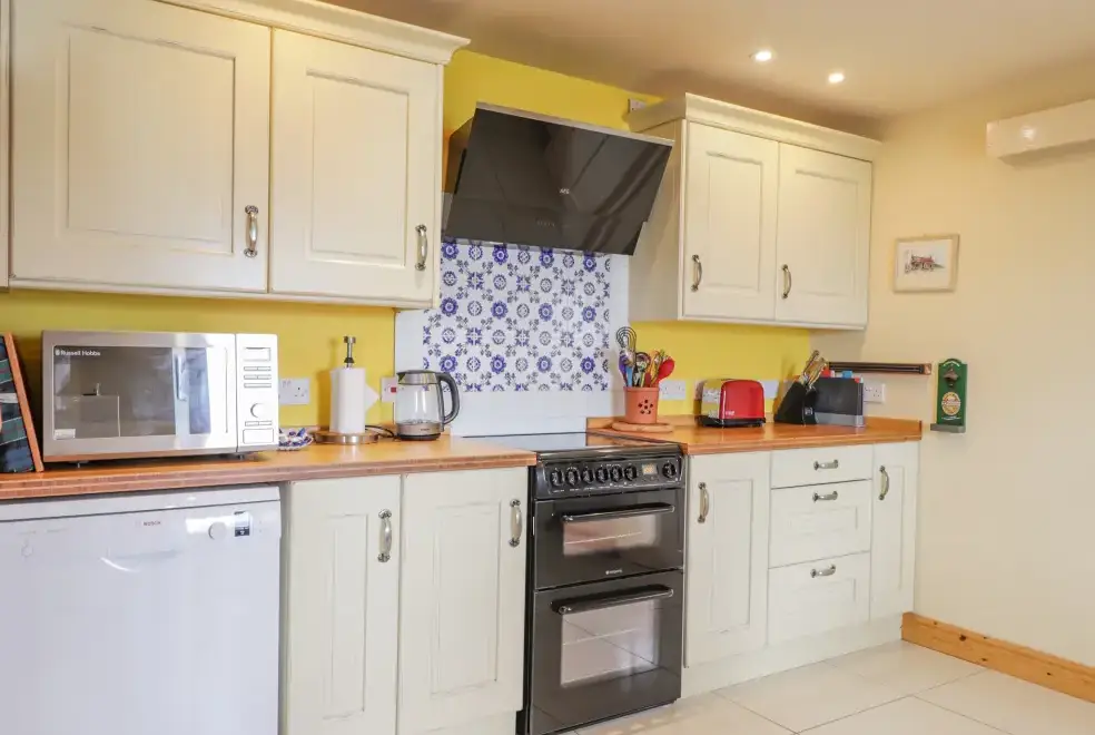 Kitchen/diner at Red Chimneys Cottage