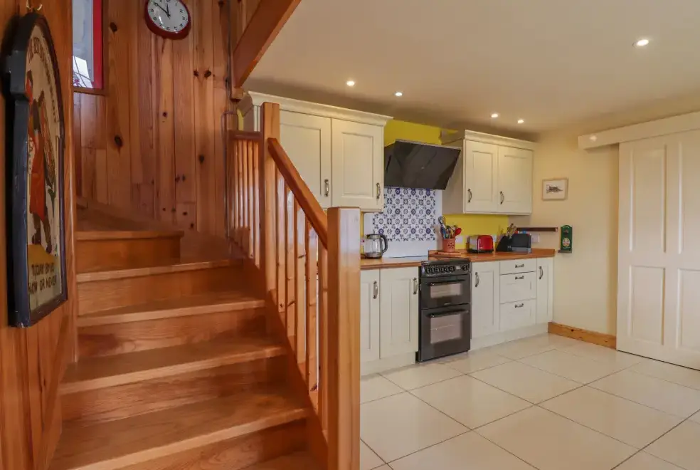 Farmhouse style kitchen at Red Chimneys Cottage