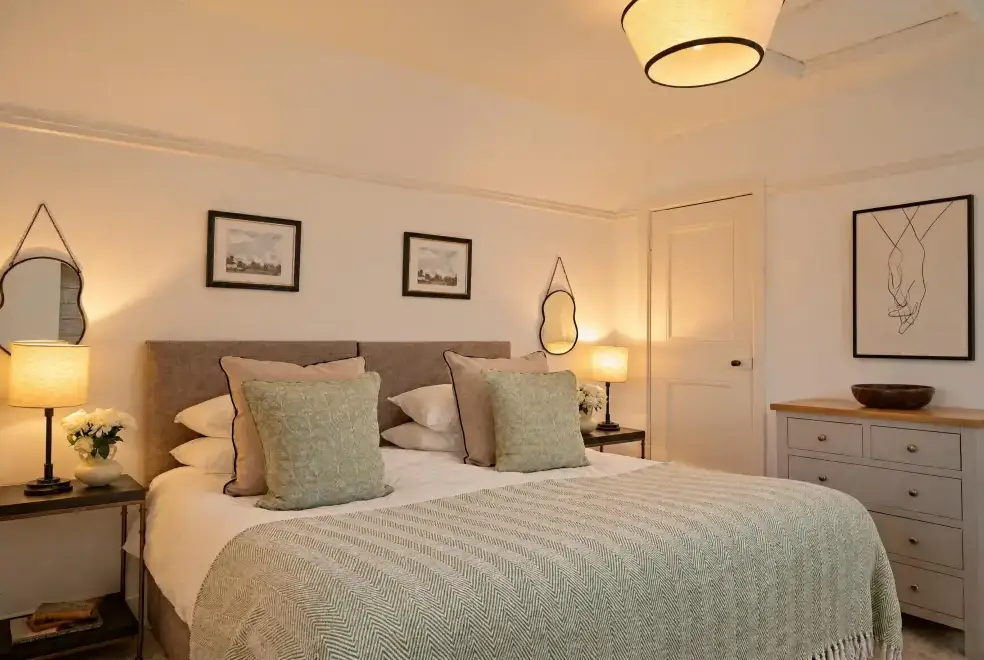Twin bedroom at Red Gables