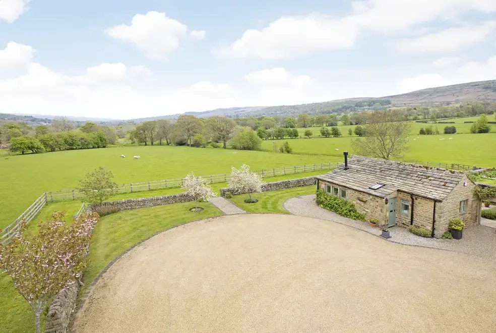 Countryside near Reynard Ing Cottage
