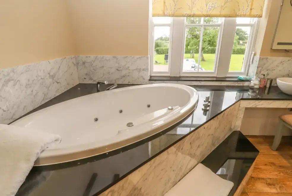 Ensuite bathroom at Rhandregynwen Hall