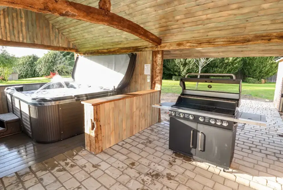 Private Hot Tub at Rhandregynwen Hall