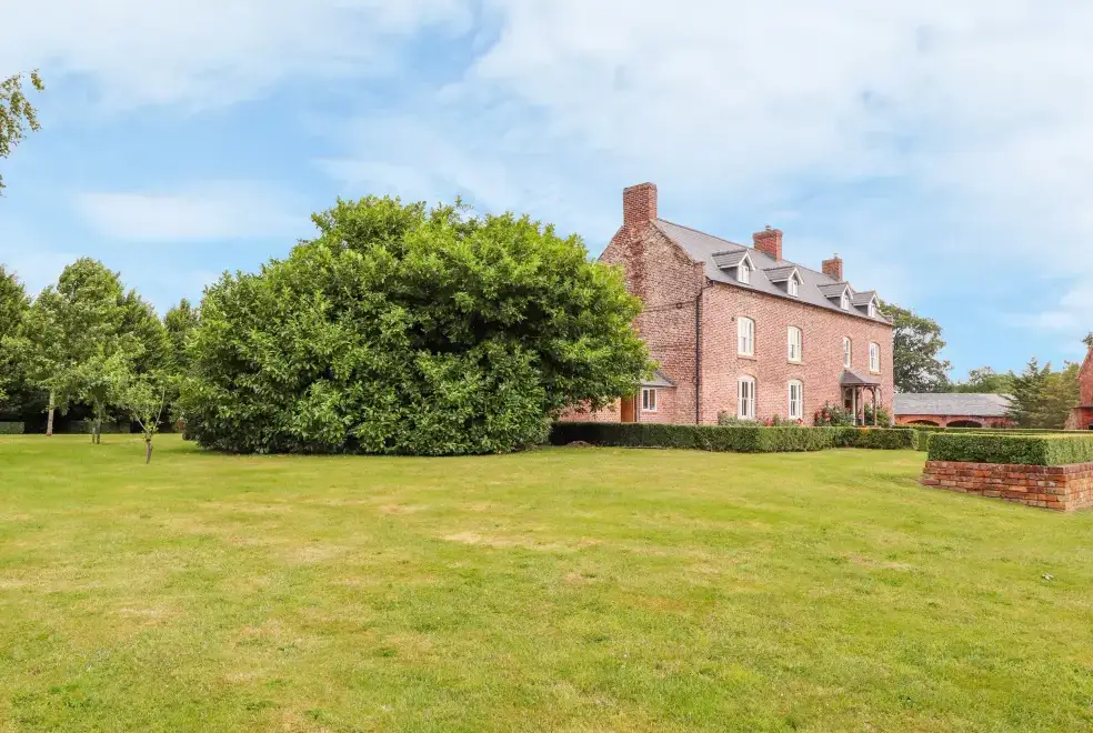 Rhandregynwen Hall, from the outside