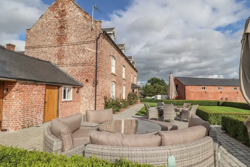 Rhandregynwen Hall, from the outside