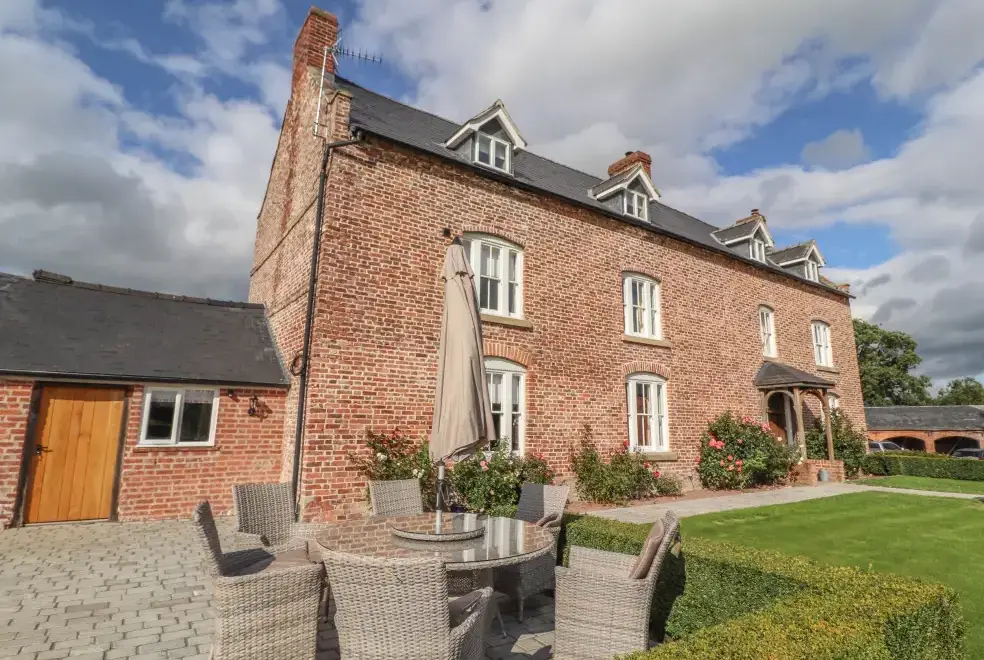 Rhandregynwen Hall, from the outside