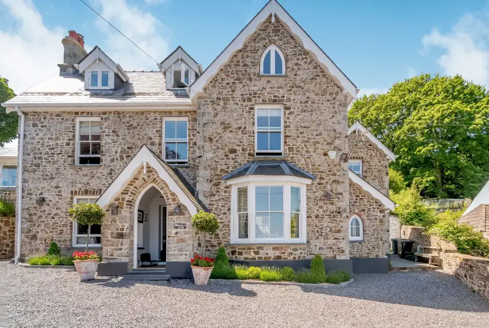 Rhodewood Lodge, from the outside