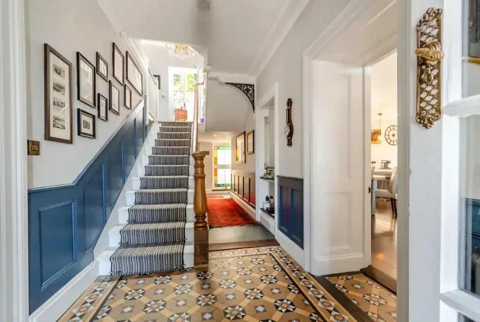 Rhodewood Lodge, from the outside