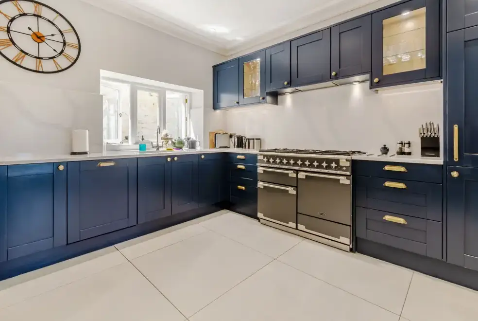 Well equipped kitchen at Rhodewood Lodge