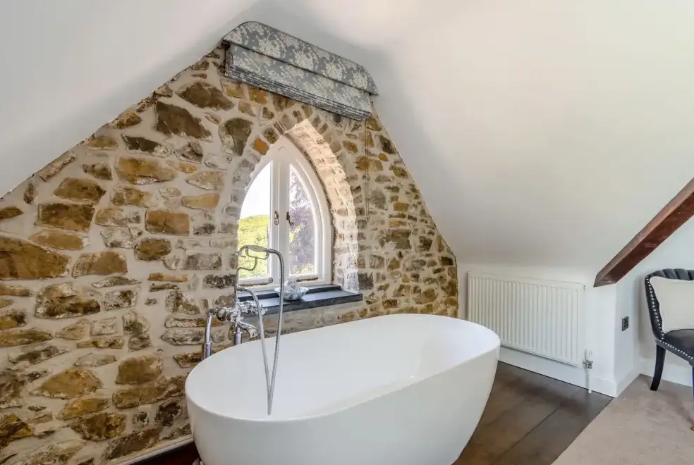 Ensuite bathroom at Rhodewood Lodge