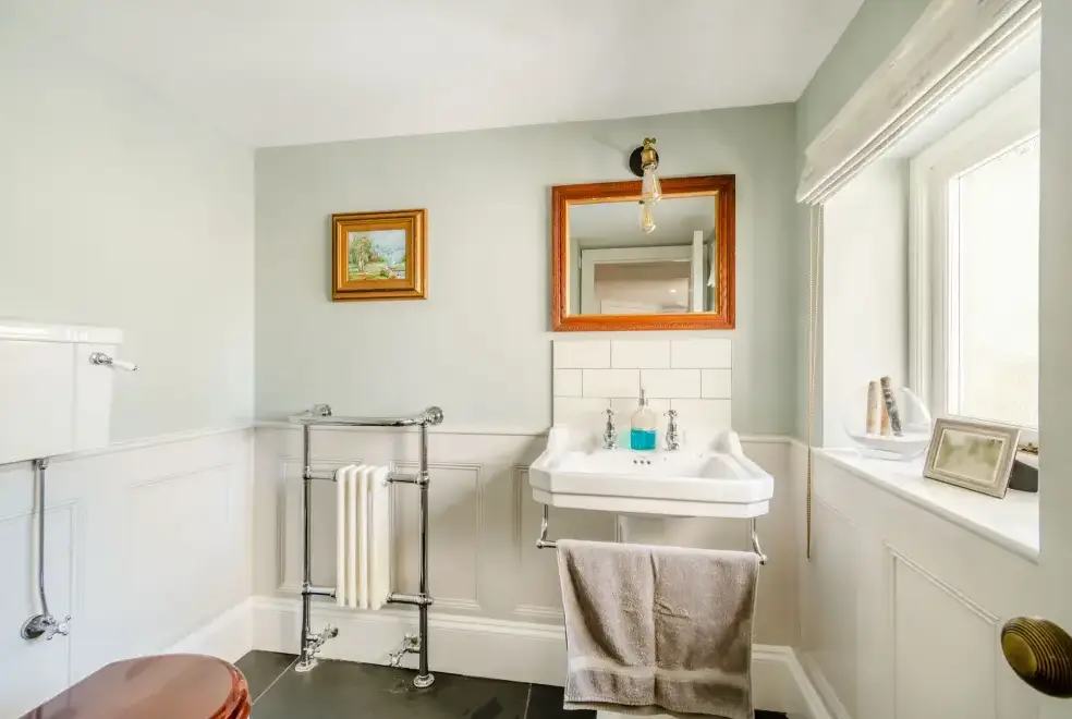 Loo at Rhodewood Lodge