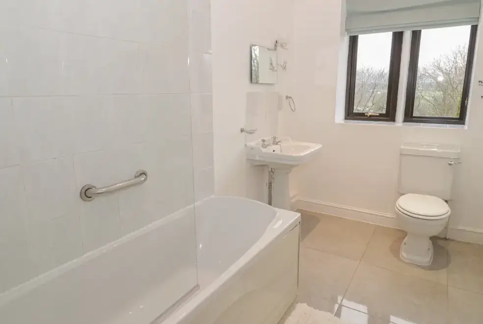 Family bathroom at Richmond Country House