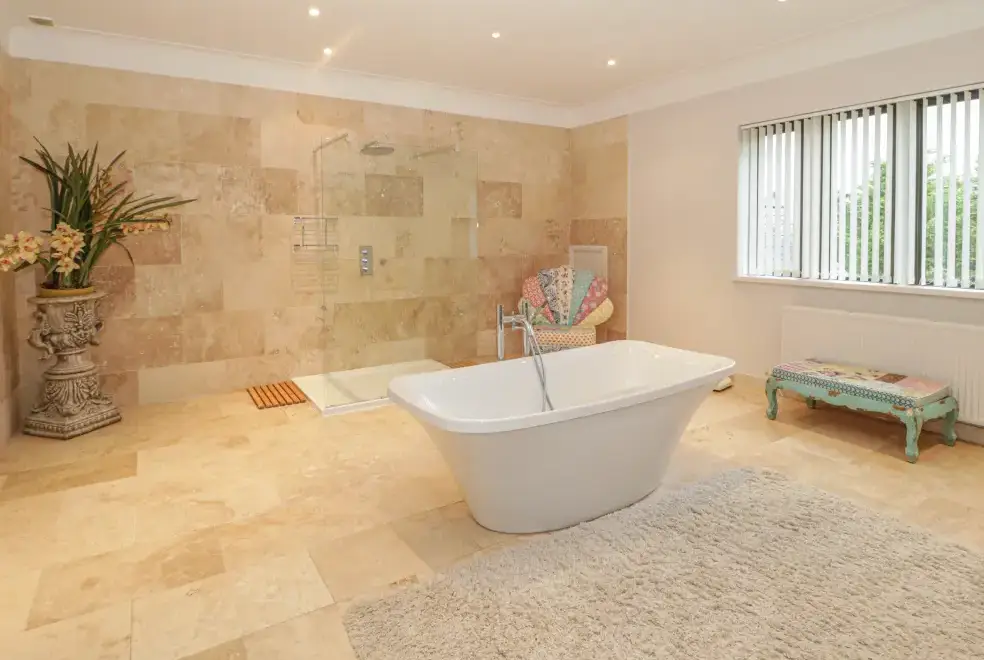 Ensuite bathroom at Richmond Country House