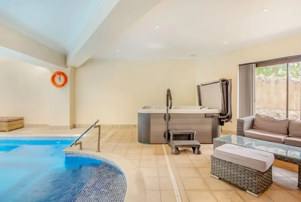 Private Swimming Pool at Richmond Country House