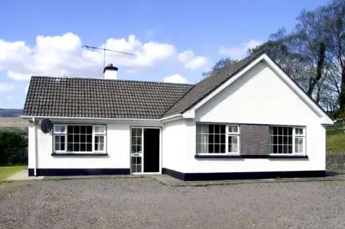 Ring of Kerry Holiday Bungalow, 1 Dog Welcome, Kerry, South West Ireland 