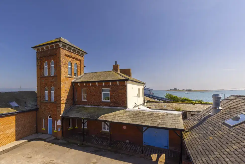 Coastal scenes near Roa Island House