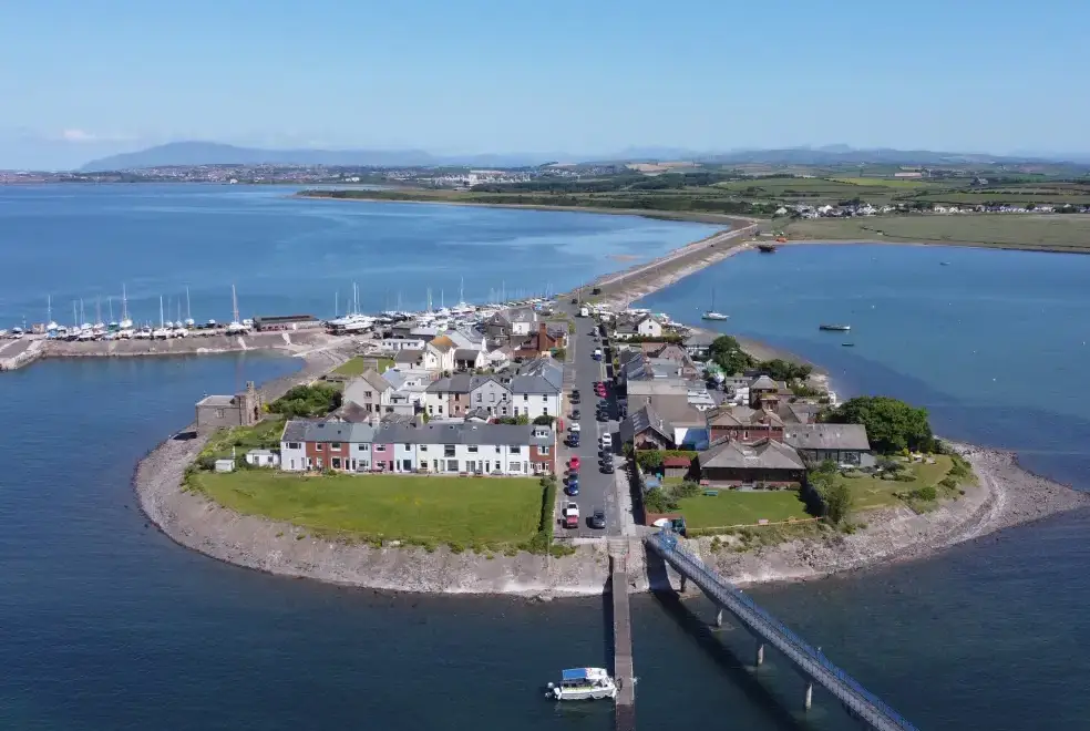 Coastal scenes near Roa Island House