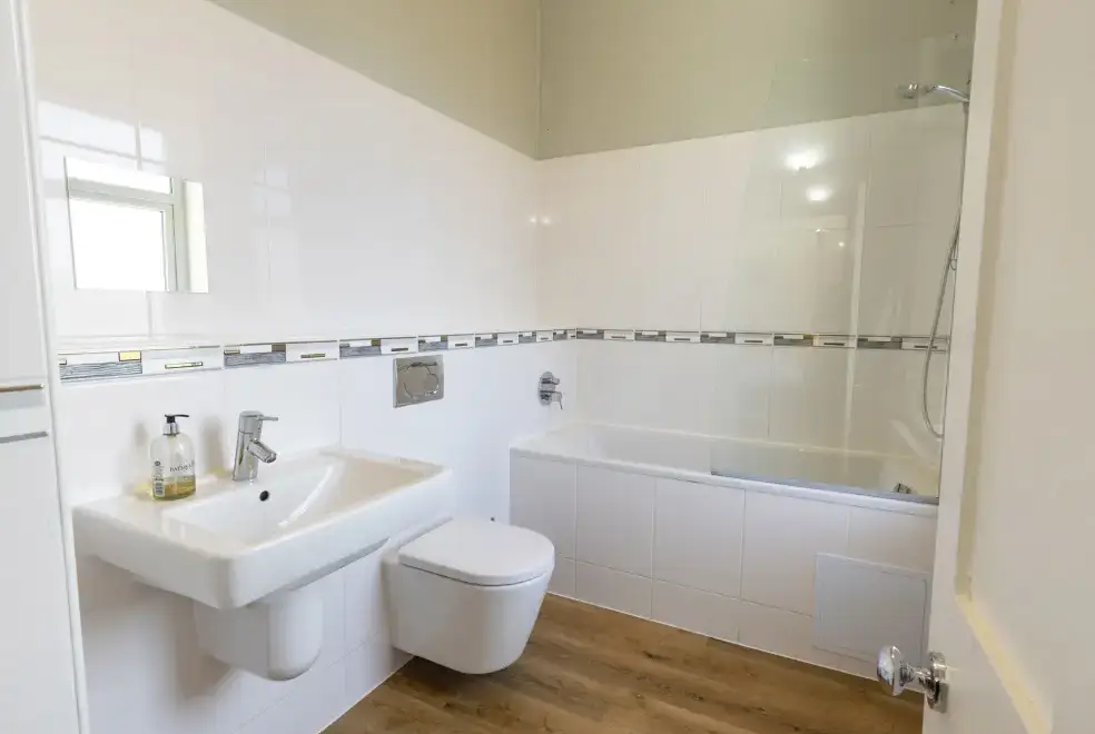 Family bathroom at Roa Island House