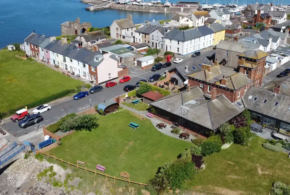 Coastal scenes near Roa Island House