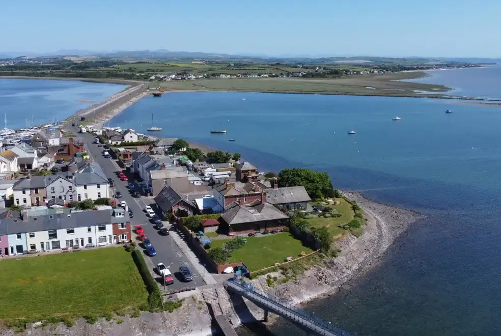 Coastal scenes near Roa Island House