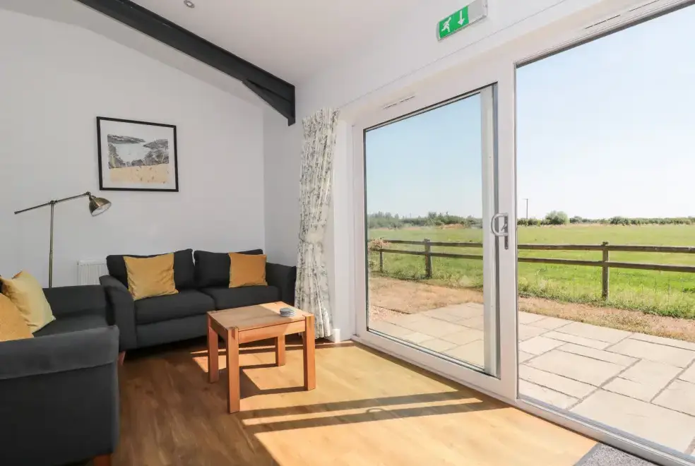 Lounge at Robins Corner