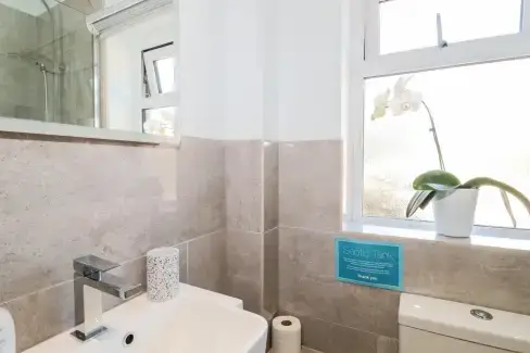 Family bathroom at Robins Corner, Somerset