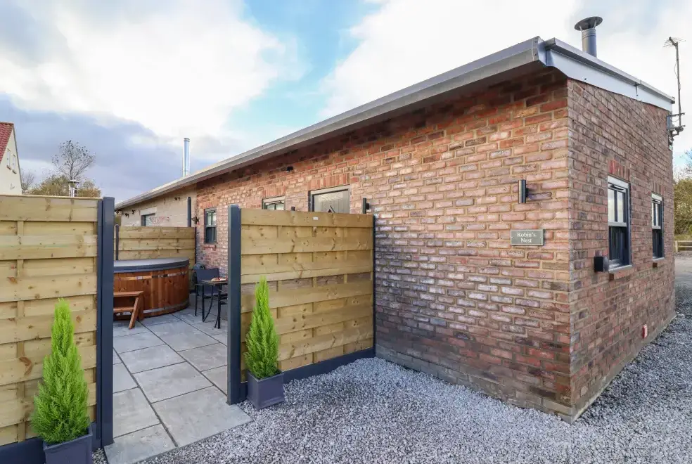 Robins Nest, from the outside