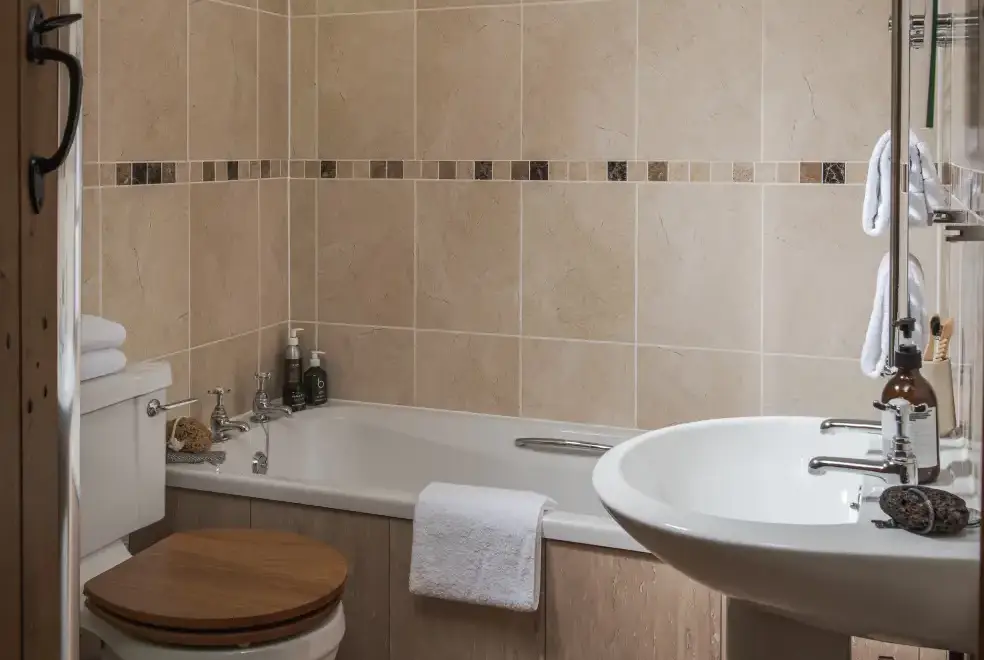 Family bathroom at Rock Farm