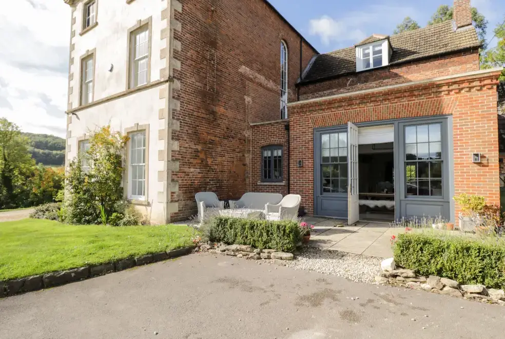 Rockstowes House, from the outside