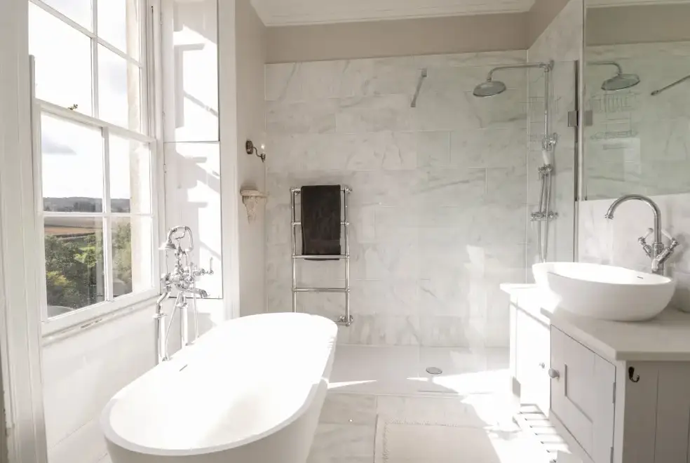 Family bathroom at Rockstowes House
