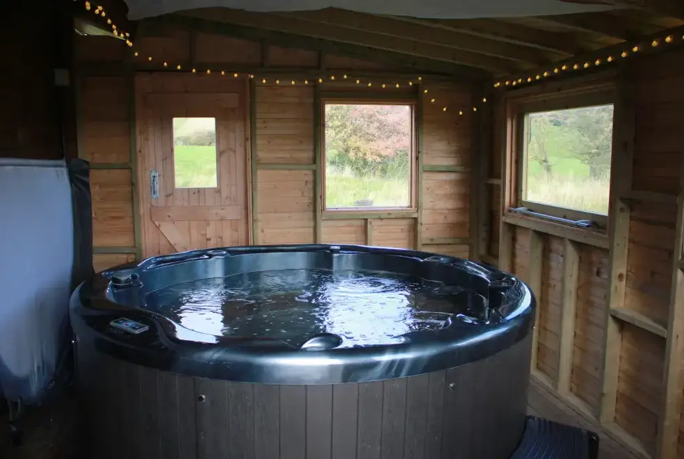 Private Hot Tub at Romantic Cabin Haf with all weather Hot Tub