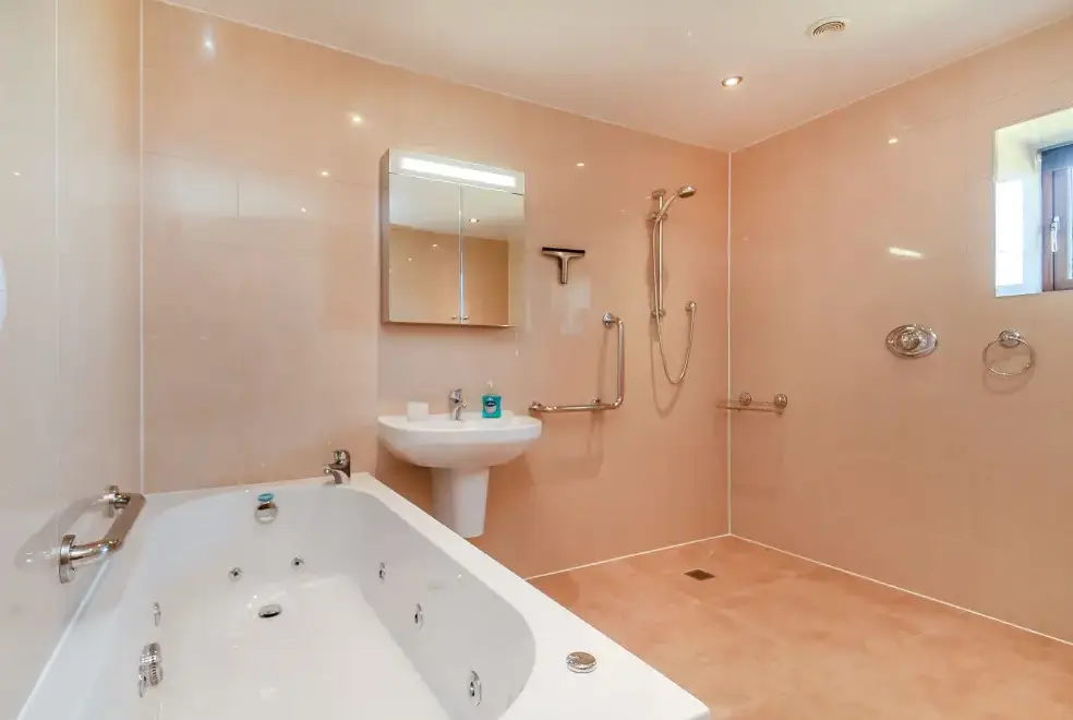 Wet room at Routster Farm Cottage, Yorkshire Dales