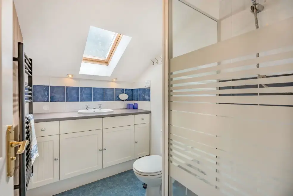 Shower room at Sail Loft