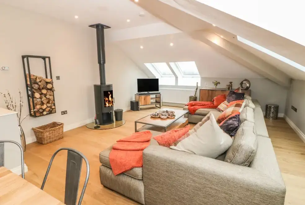 Lounge at Sardis Chapel 1