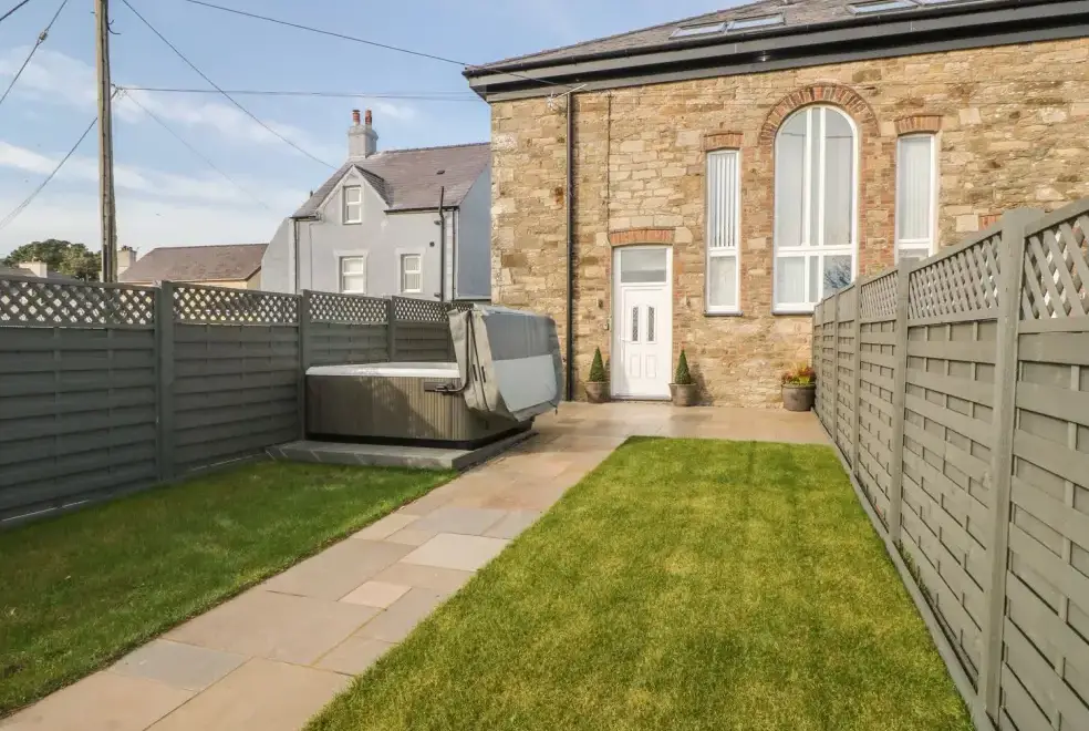 Private Hot Tub at Sardis Chapel 1