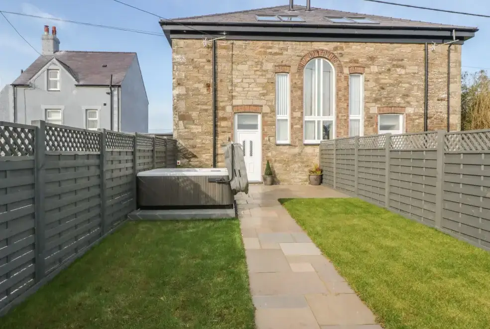 Private Hot Tub at Sardis Chapel 1