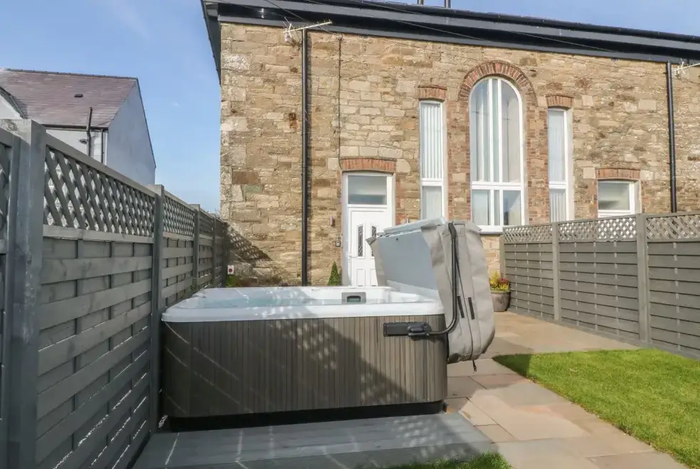 Private Hot Tub at Sardis Chapel 1