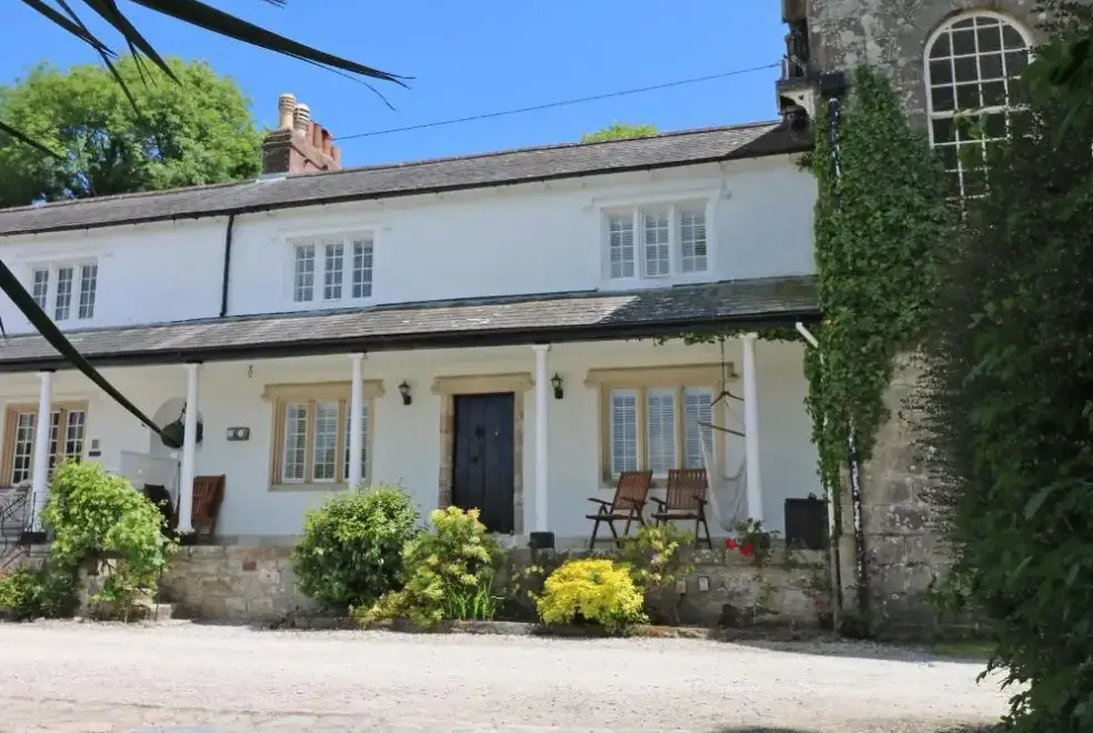 Sea Cliff Cottage, from the outside