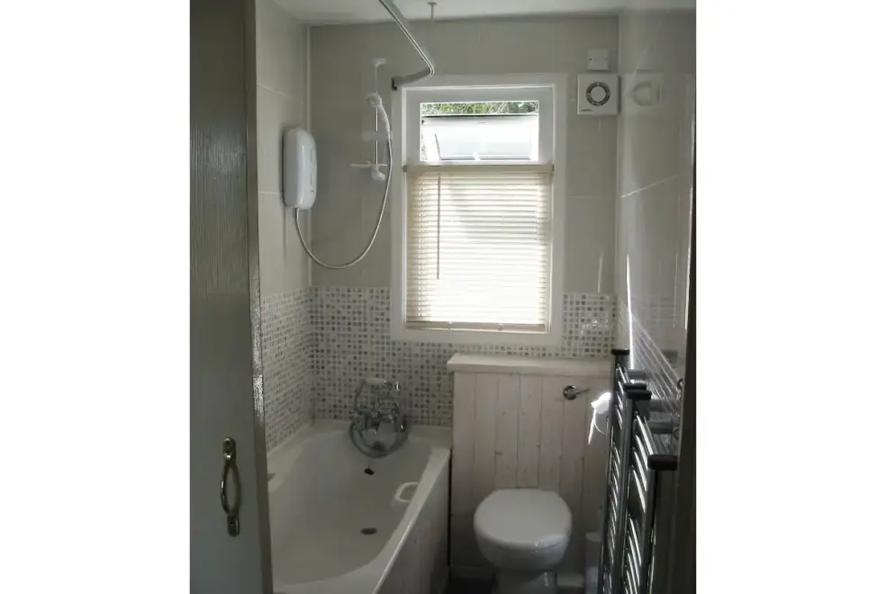 Shower room at Sea Glass