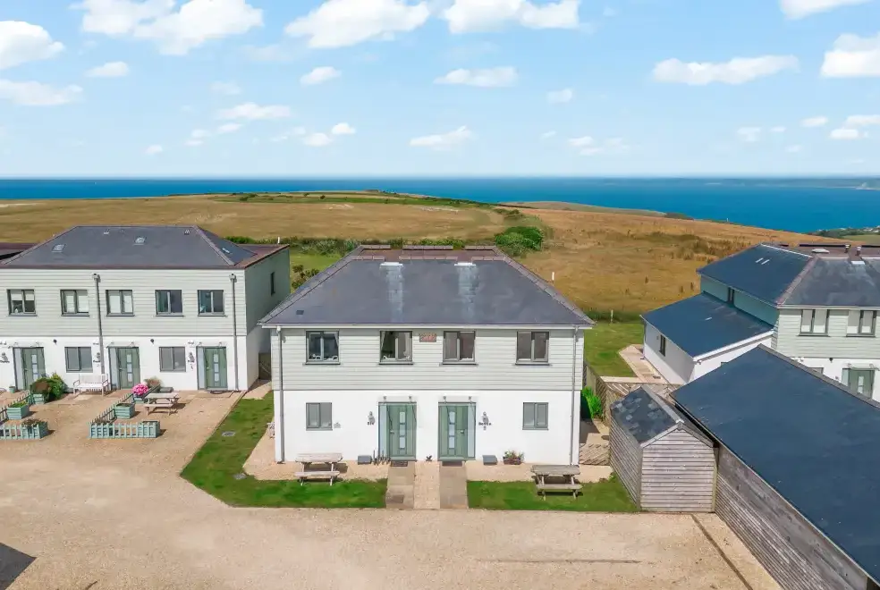 Seven Ocean Reach, from the outside