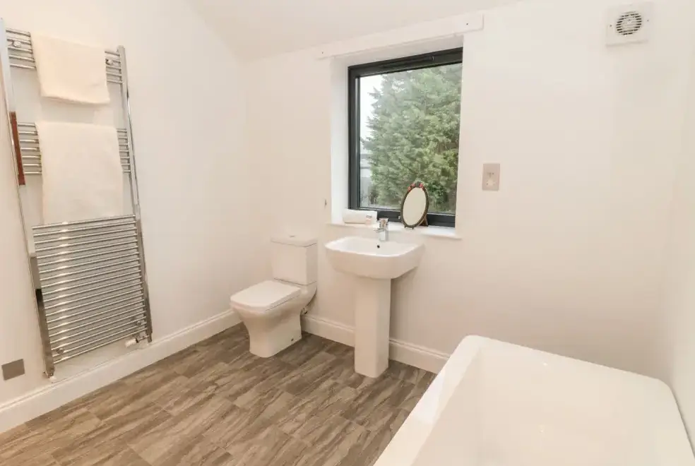 Family bathroom at Shepherd's House
