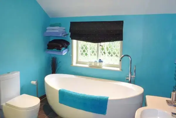 Family bathroom at Shortmead Cottage