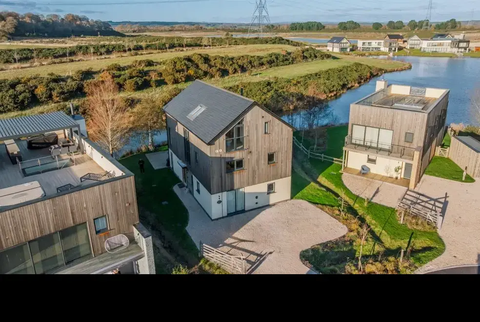 Silvermere, from the outside