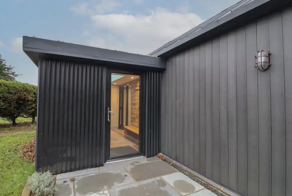 Skylark, from the outside